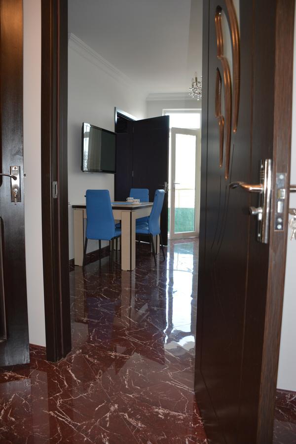 Apartment Nona Vox Batumi Exteriör bild